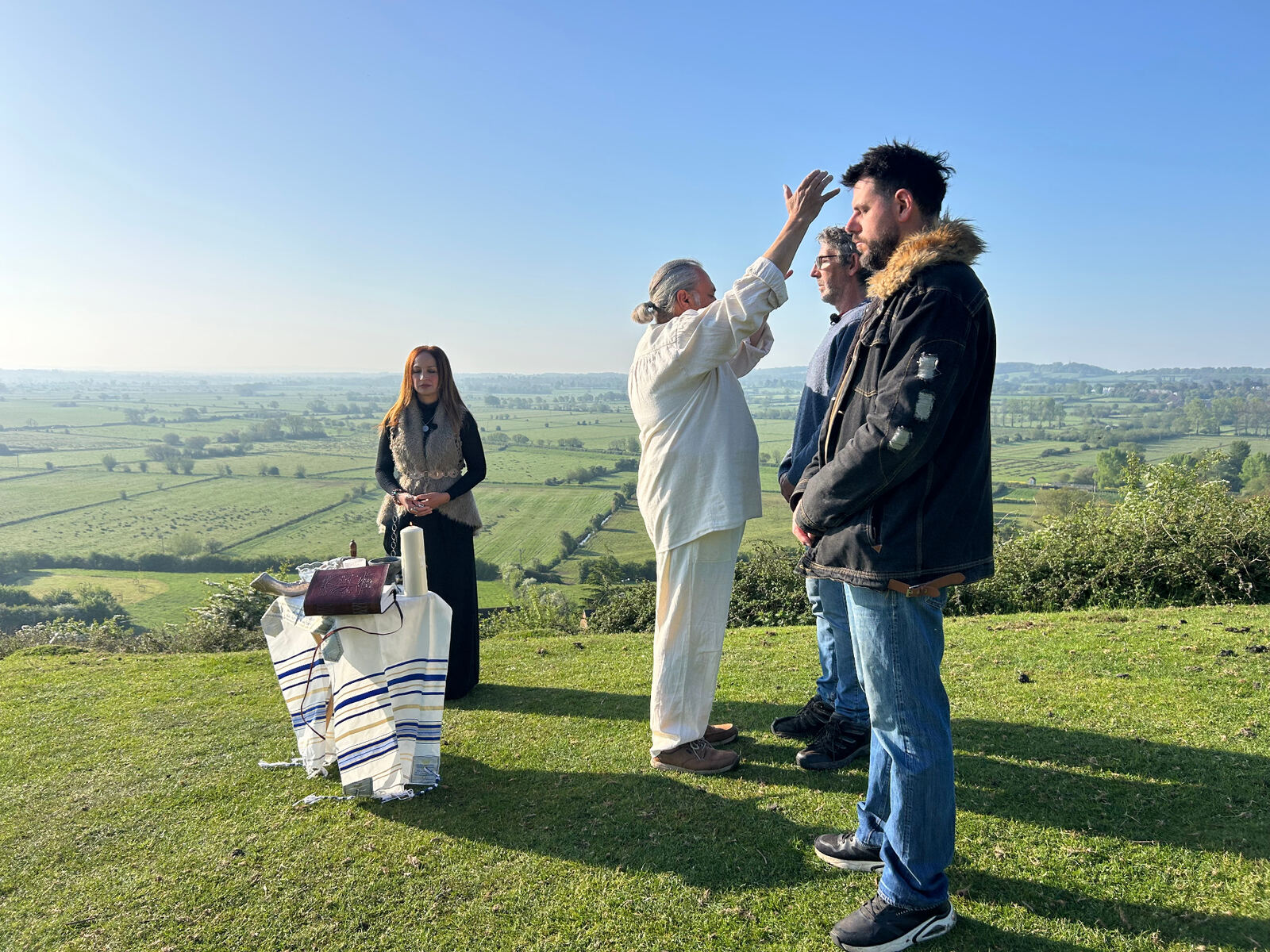 Umbrales — ritual ceremony on the sacred hills of Glastonbury