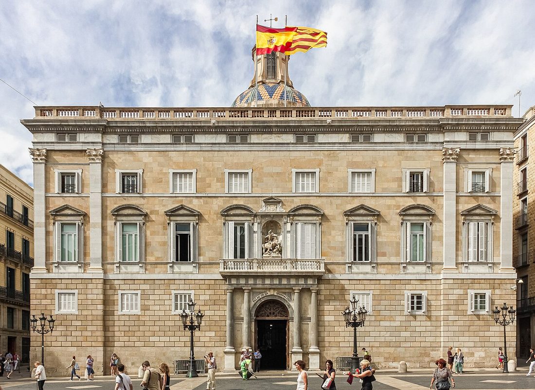 Fachada del Palau de la Generalitat de Catalunya en la Plaça de Sant Jaume